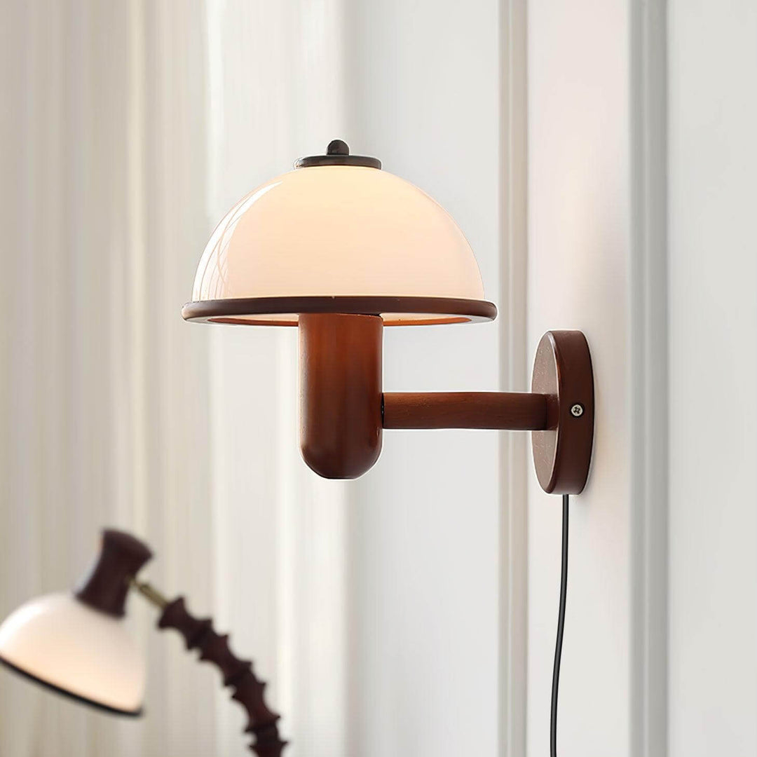 Moderne væglampe med svampedesign i træ