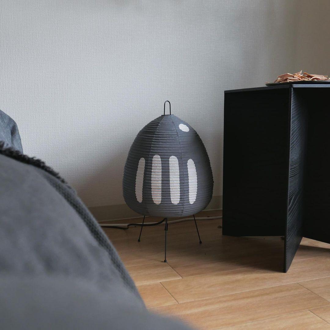 Minimalistisk japansk bordlampe Yumi