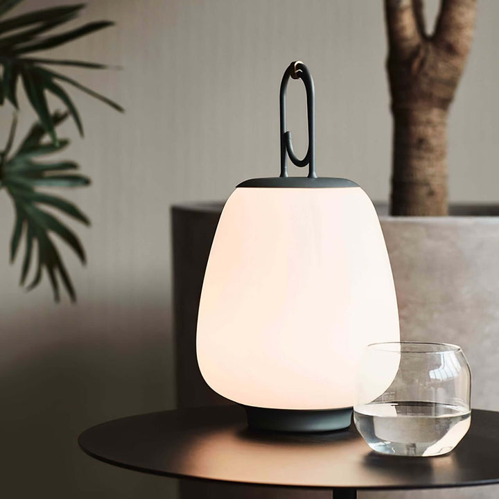 Bærbar LED-bordlampe til hyggeligt lys