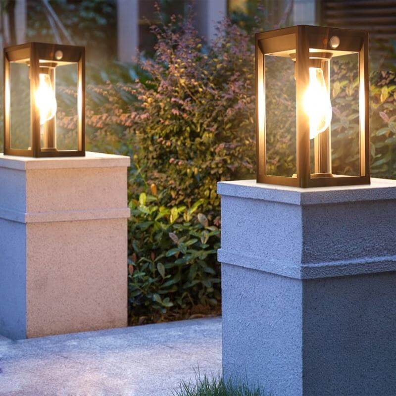 Soldrevne Søjlelampe med Bevægelsessensor til Udendørsbrug