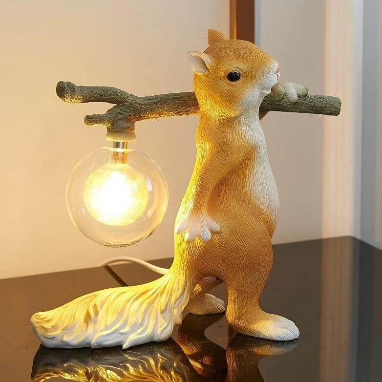 Dekorativ Egern Bordlampe med LED