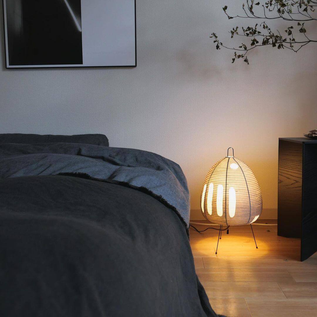 Minimalistisk japansk bordlampe Yumi