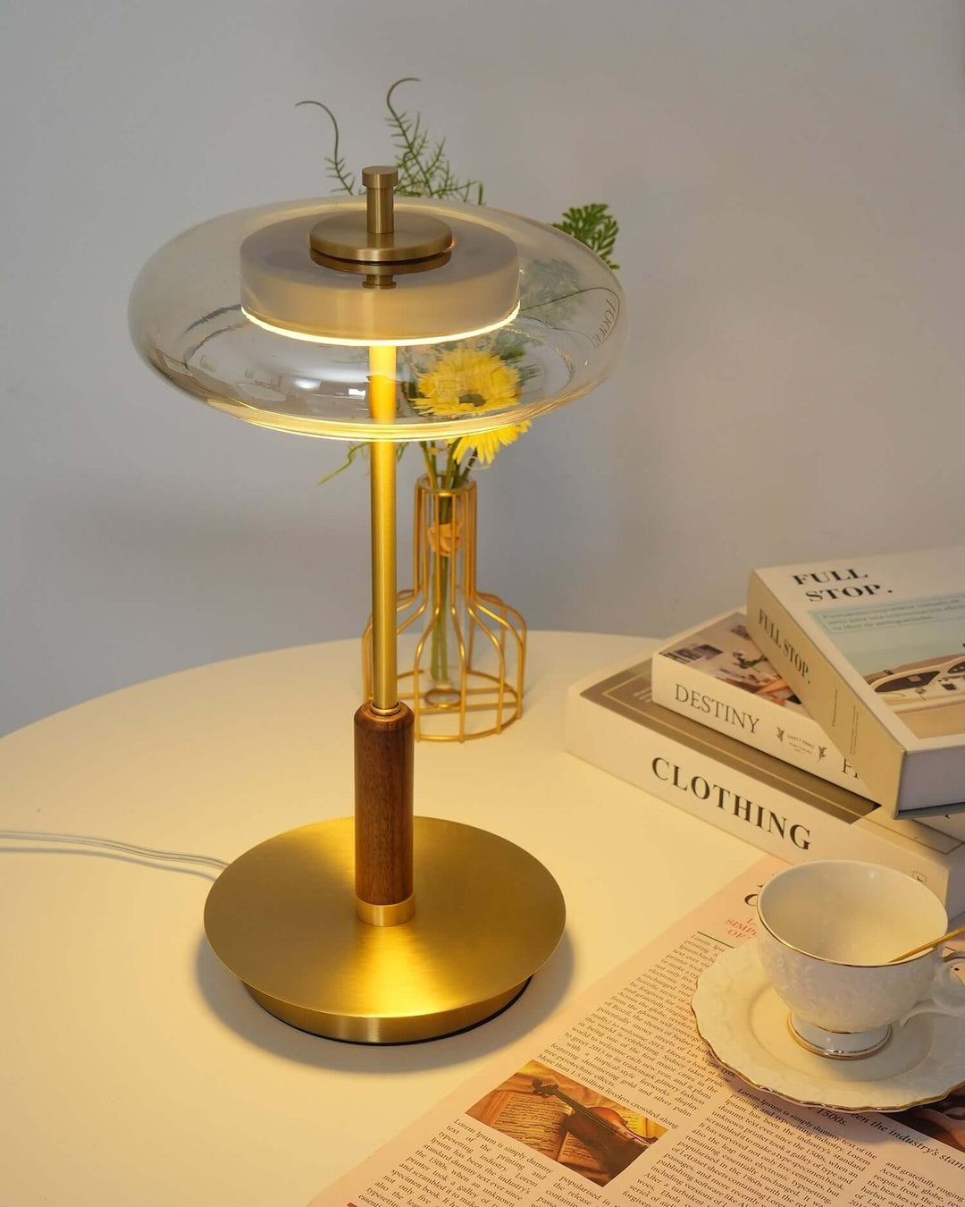 Moderne Designer Bordlampe i Glas, Træ og Metal