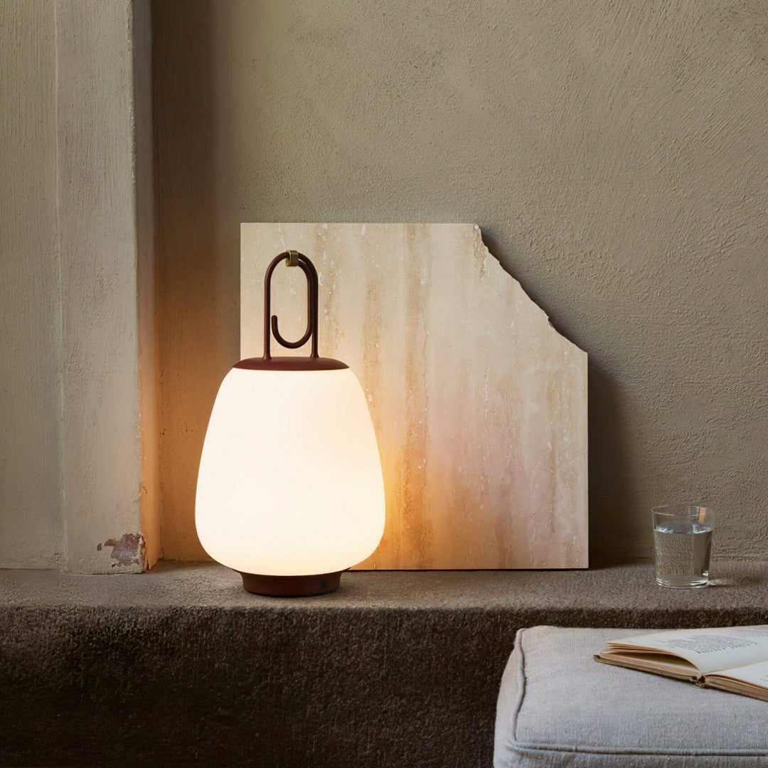 Bærbar LED-bordlampe til hyggeligt lys