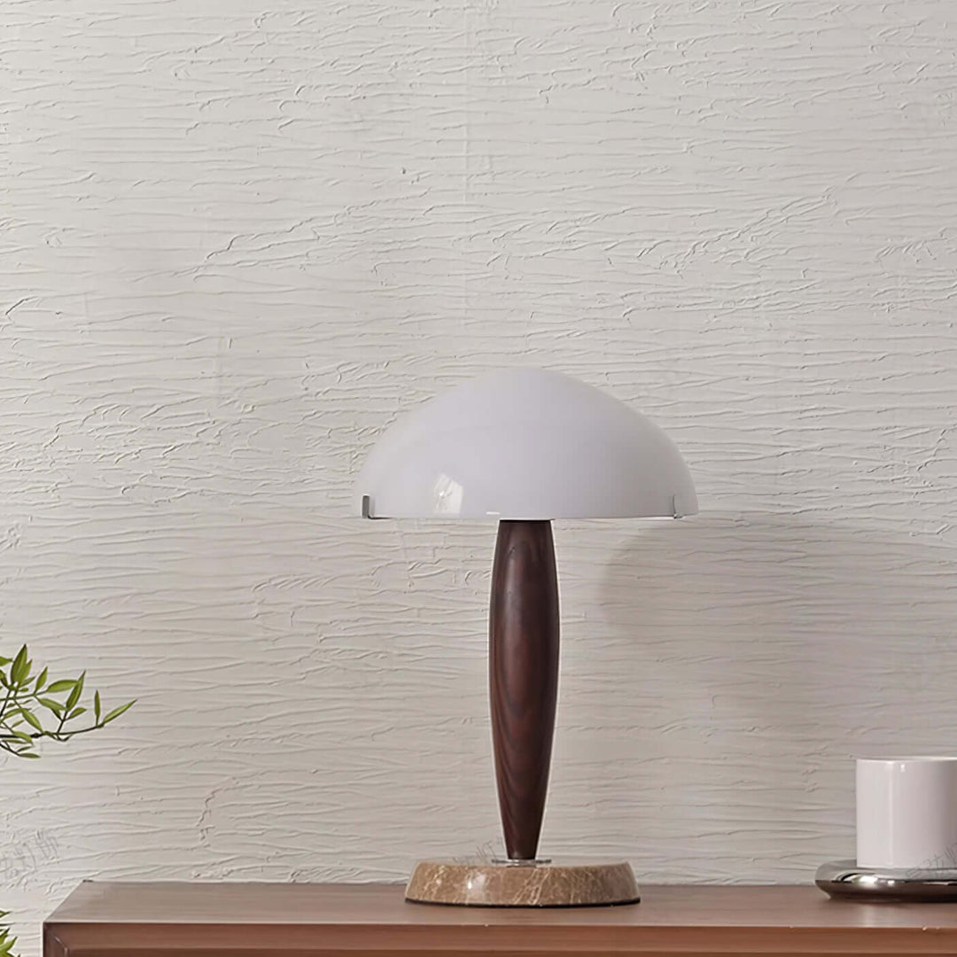 Designer bordlampe med valnødfod