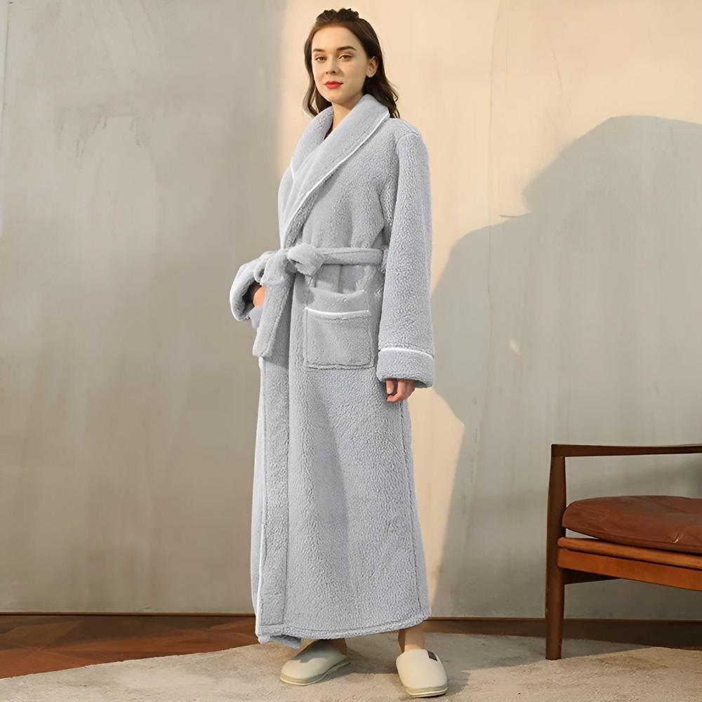 Alsidig unisex fleece badekåbe. Ideel som morgenkåbe, loungewear eller til hyggelig afslapning derhjemme.
