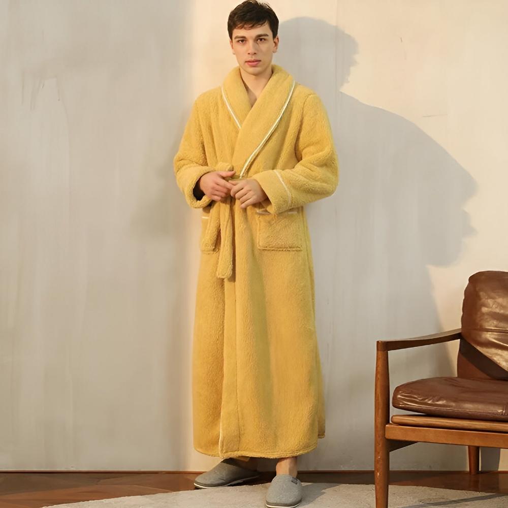 Blød og varm fleece badekåbe til afslapning efter badet. Ultimativ komfort for alle, en sand forkælelse.