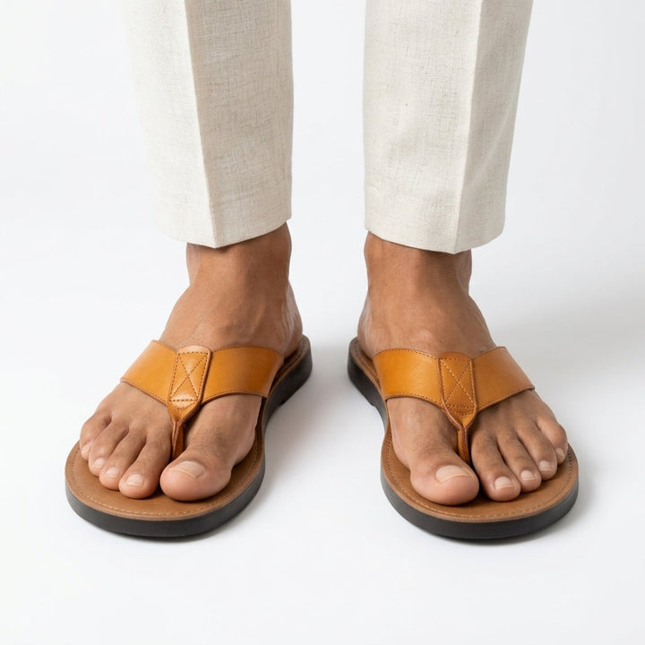 Komfortable herre sandaler med tårem og flad sål, ideelle til sommer og afslappet brug.