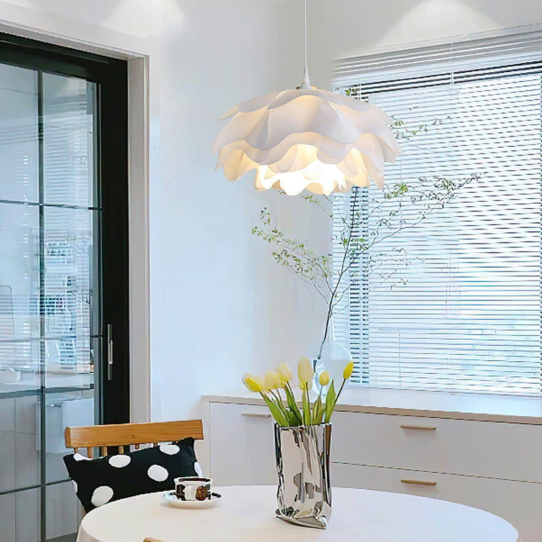 Hvid blomster LED pendellampe