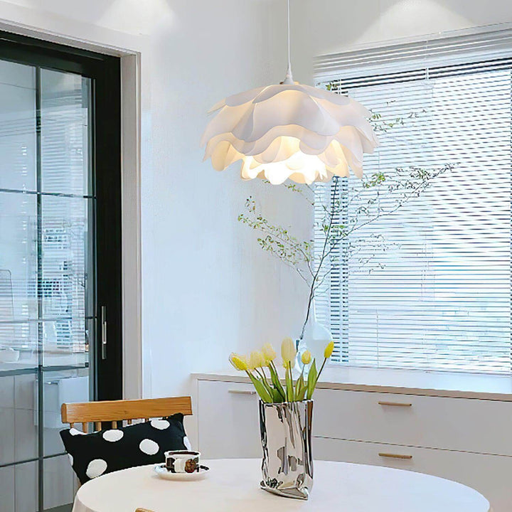 Hvid blomster LED pendellampe