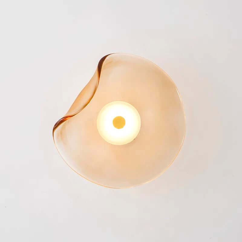 Moderne LED-væglampe med røgfarvet glas