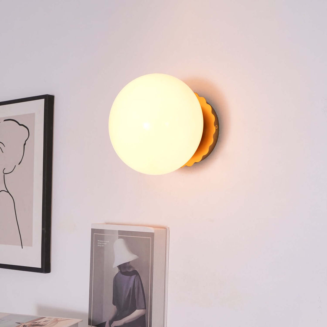 Moderne væglampe i rosa glas