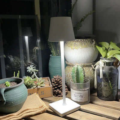 Dæmpbar bærbar LED bordlampe