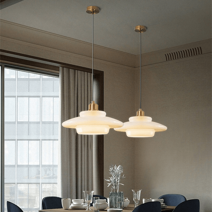 Elegant hvidglas pendellampe
