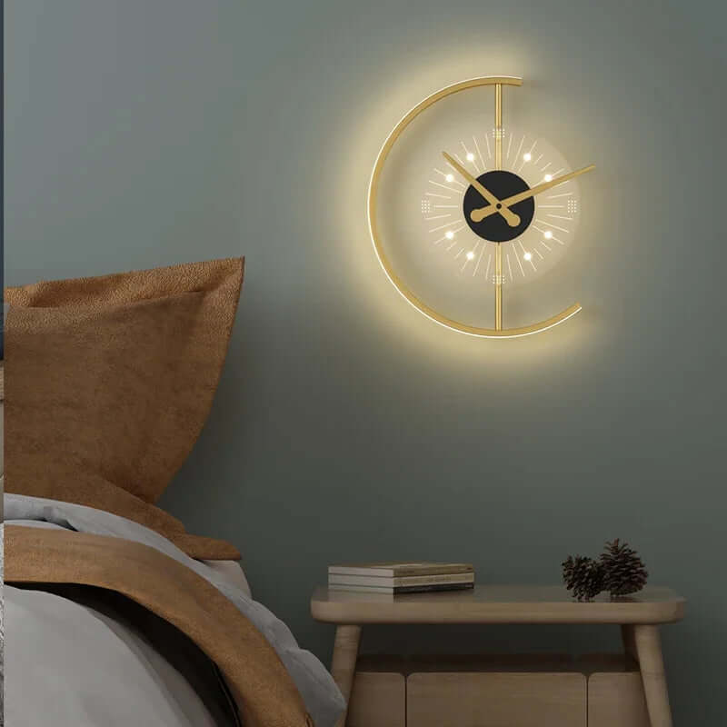 Minimalistisk LED Vægur i Guld til Hjemmet