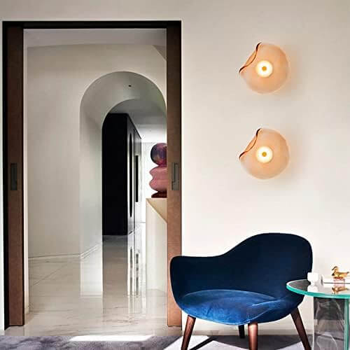 Moderne LED-væglampe med røgfarvet glas