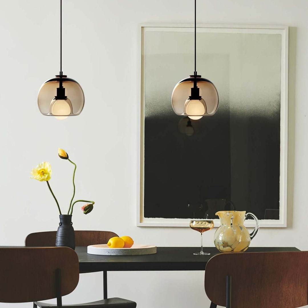 Moderne pendellampe i metal og glas