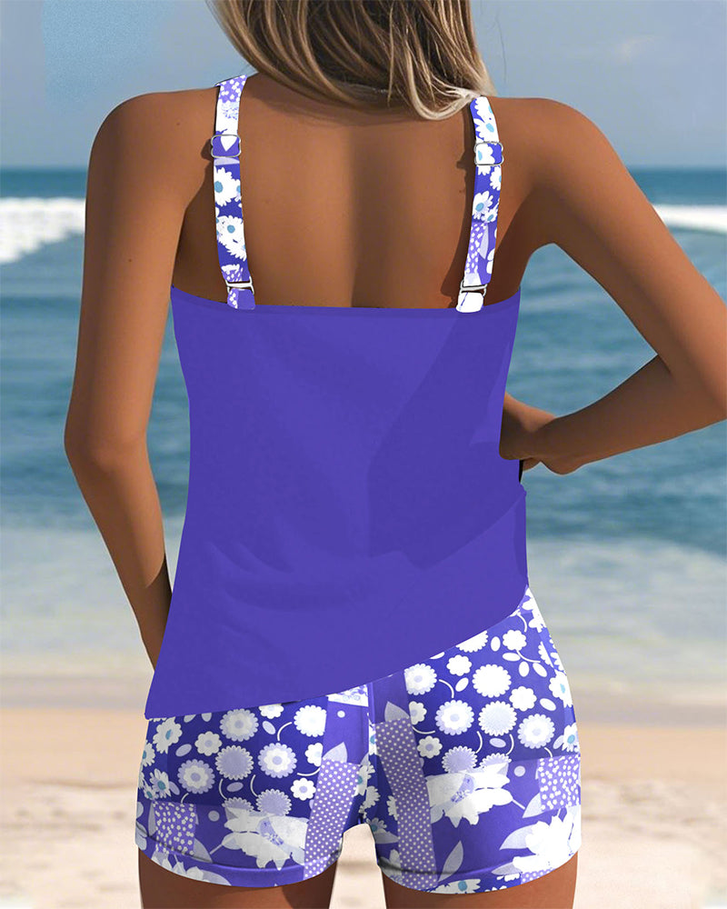 Trendy dame bikini sæt med scoop hals og høj benudskæring. Perfekt bademode til sommeren.