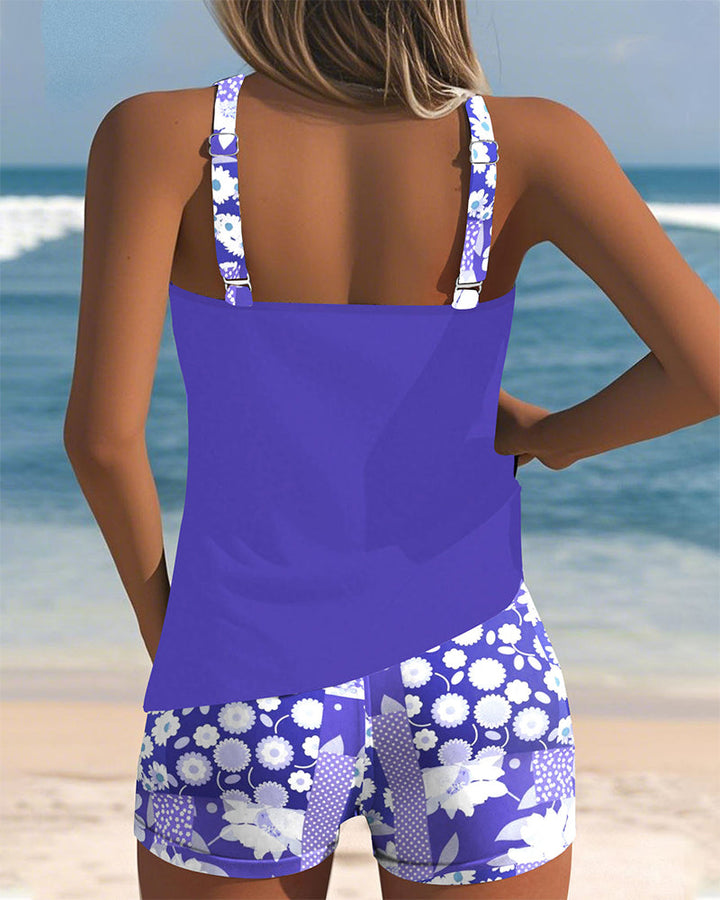Trendy dame bikini sæt med scoop hals og høj benudskæring. Perfekt bademode til sommeren.
