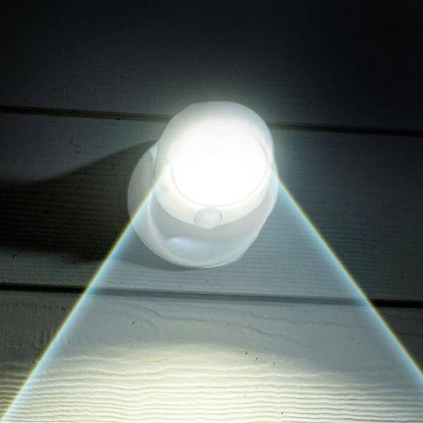 LED-lampe med bevægelsessensor, 450 Lumen