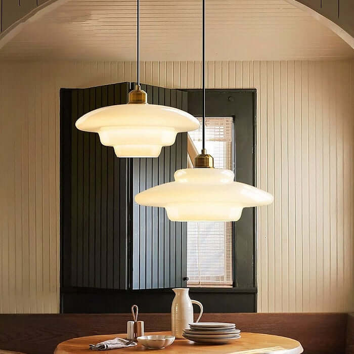 Elegant hvidglas pendellampe