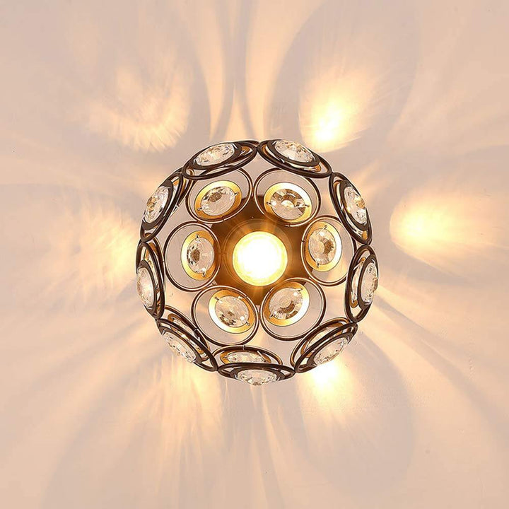 Luksuriøs kugleloftlampe i guld