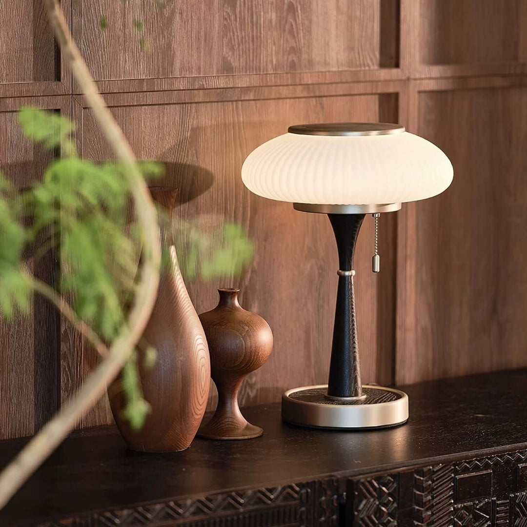Moderne designer bordlampe i træ og metal, 36 cm