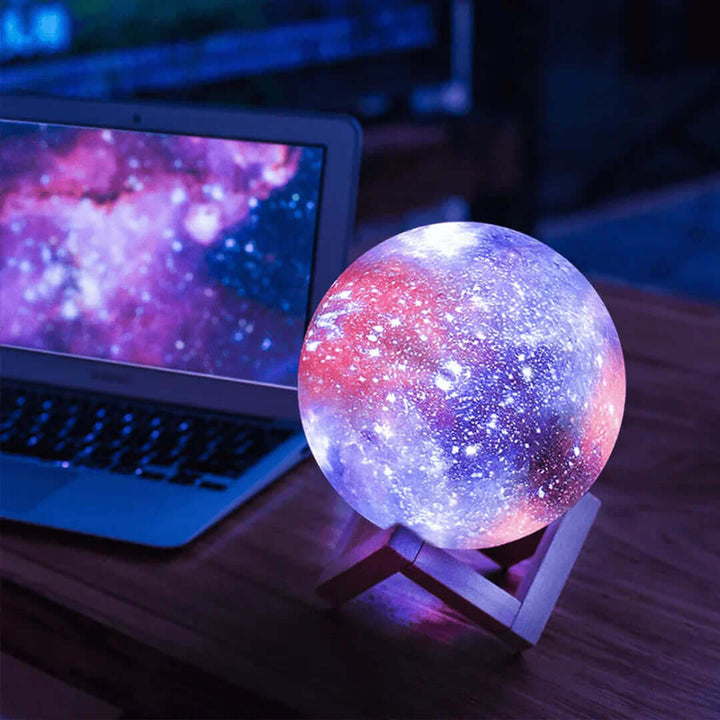Touch-natlampe med stjernehimmelprojektor