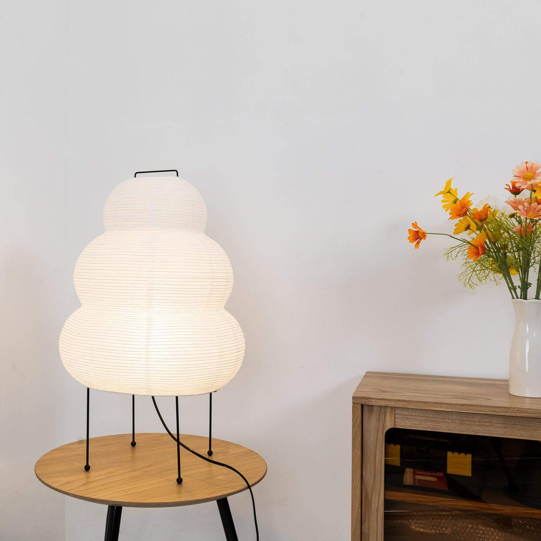 Minimalistisk japansk bordlampe Yumi