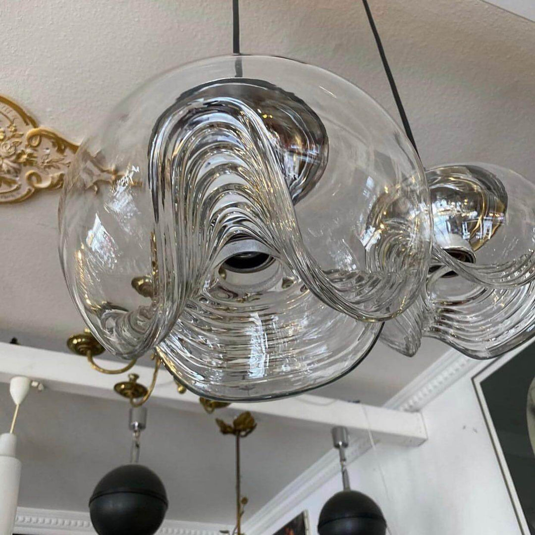 Moderne bølget pendellampe i glas