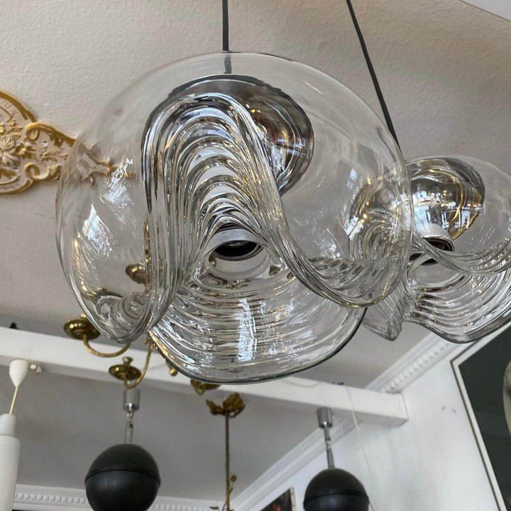 Moderne bølget pendellampe i glas