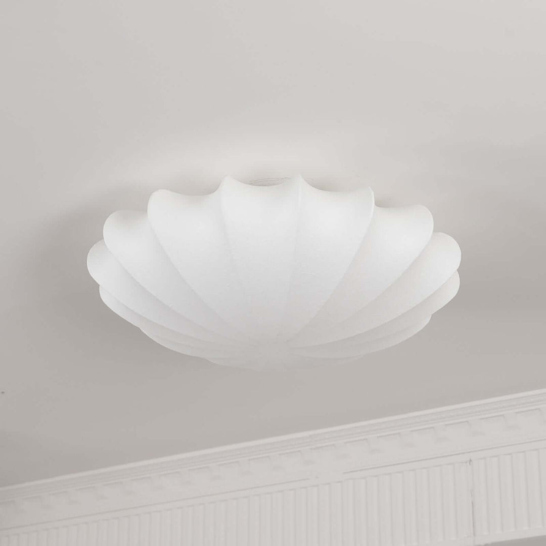 Moderne loftslampe i kugleform til designerindretning