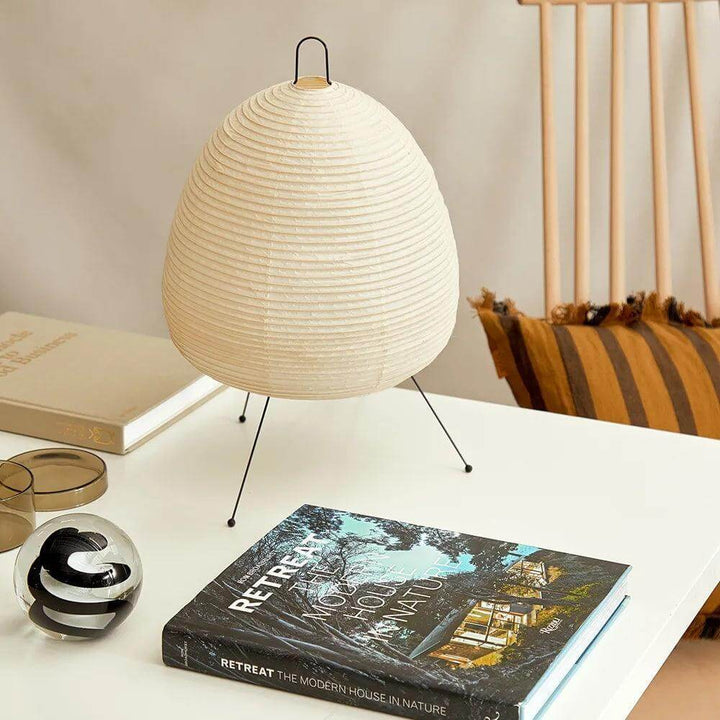 Minimalistisk japansk bordlampe Yumi