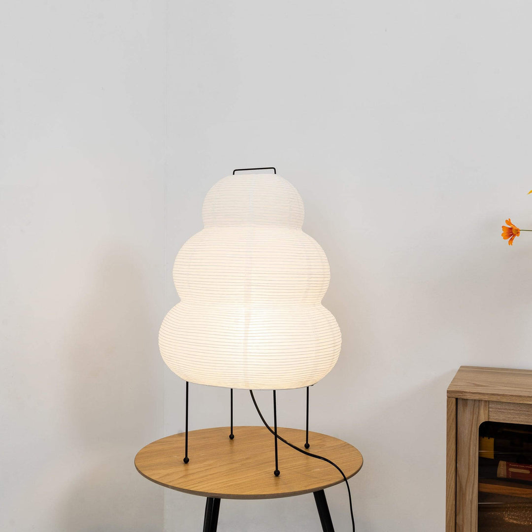 Minimalistisk japansk bordlampe Yumi