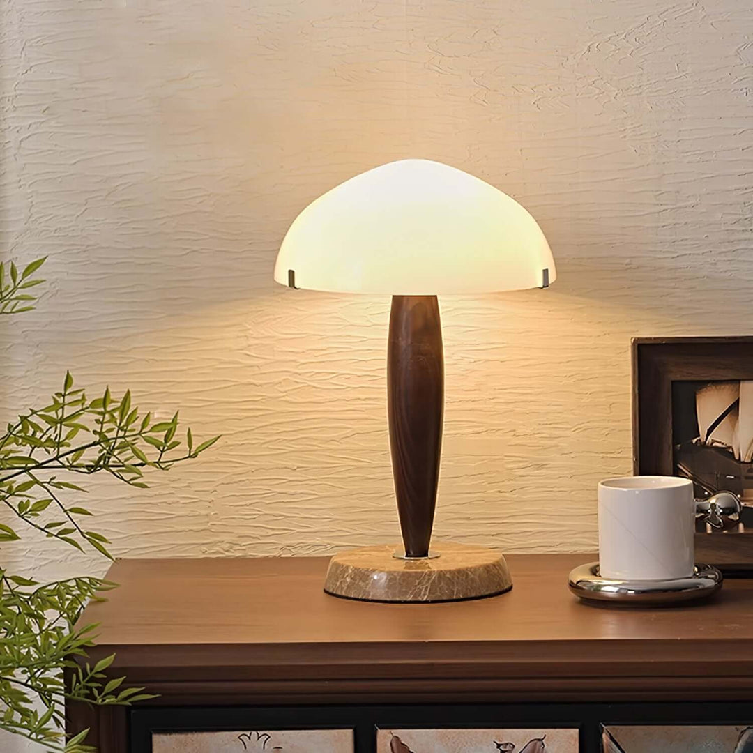Designer bordlampe med valnødfod