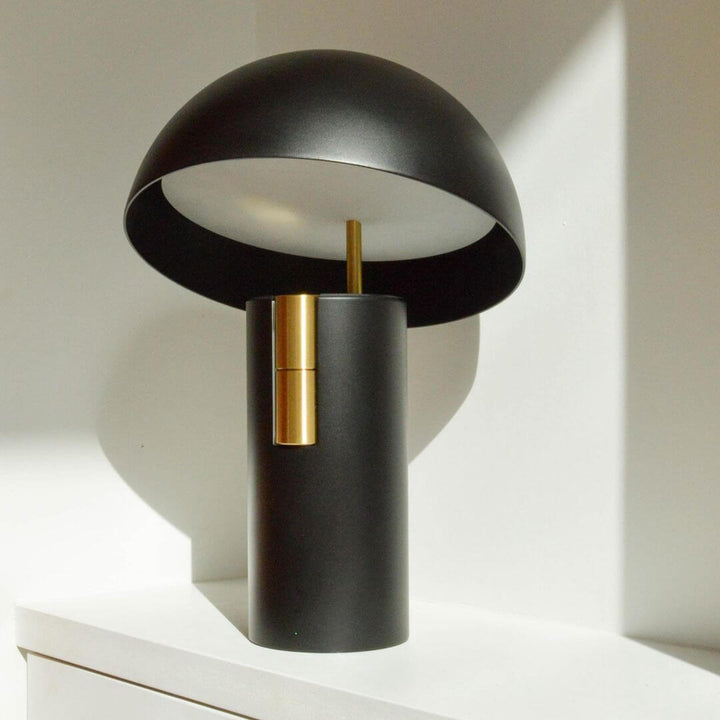 Moderne designer bordlampe med drejelige cylindre