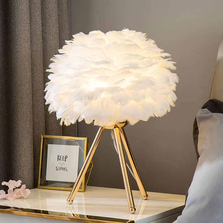 Dimmbar bordlampe med fjerdesign