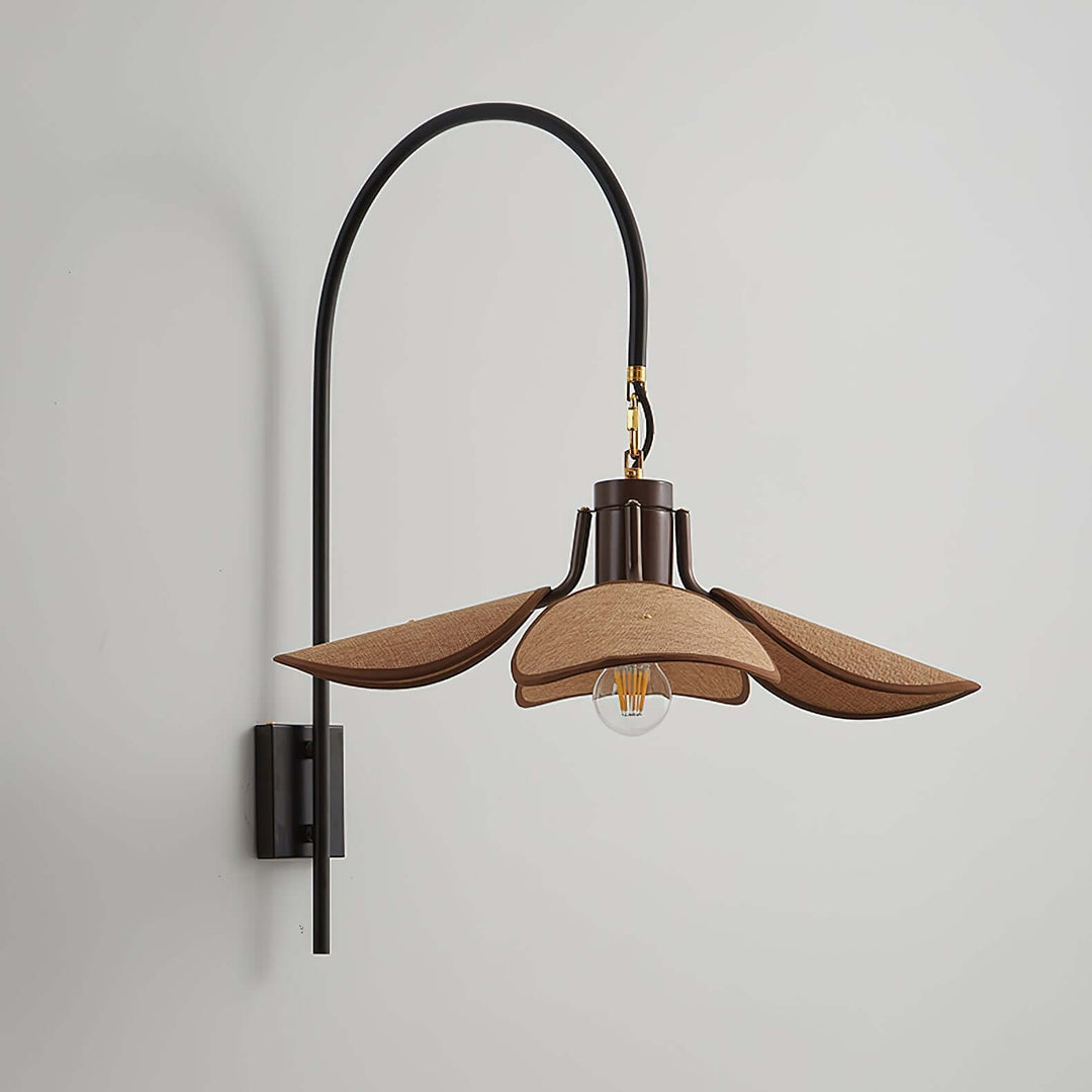 Moderne væglampe med kronblade design
