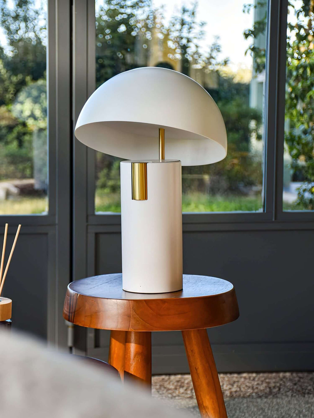 Moderne designer bordlampe med drejelige cylindre