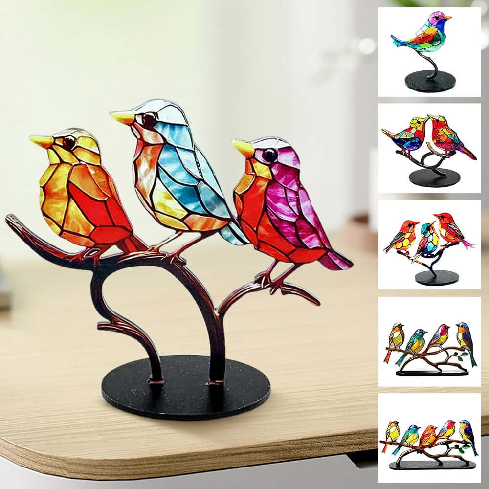 Dekorative fuglefigurer i farvet glas