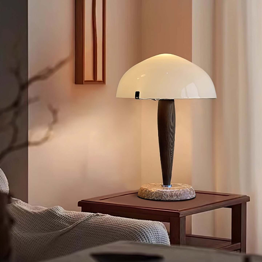 Designer bordlampe med valnødfod