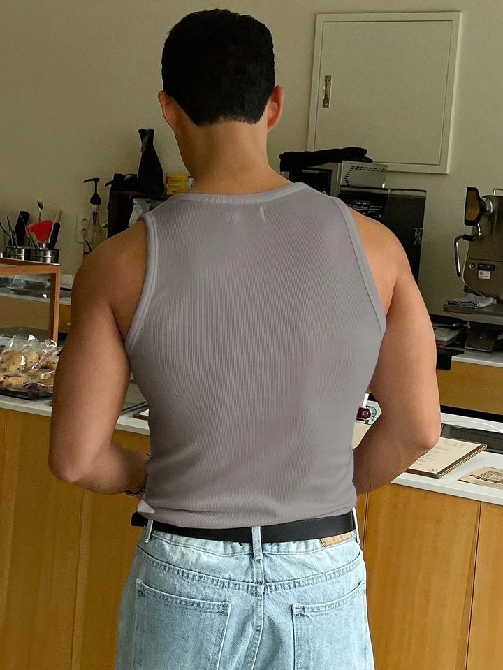 Moderne herre tanktop i kongeblå. Ideel til træning og afslappede sommerlooks med stil.