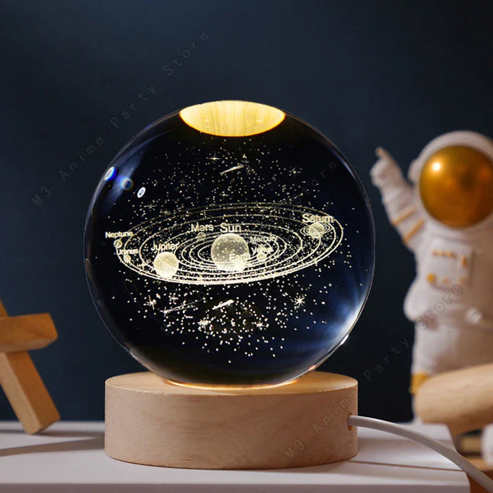 Perfekt gaveidé: 3D krystalkugle natlampe med en fascinerende galakse og planeter for hyggelig stemning.