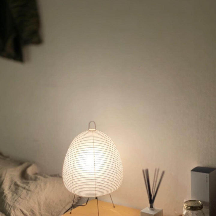 Minimalistisk japansk bordlampe Yumi