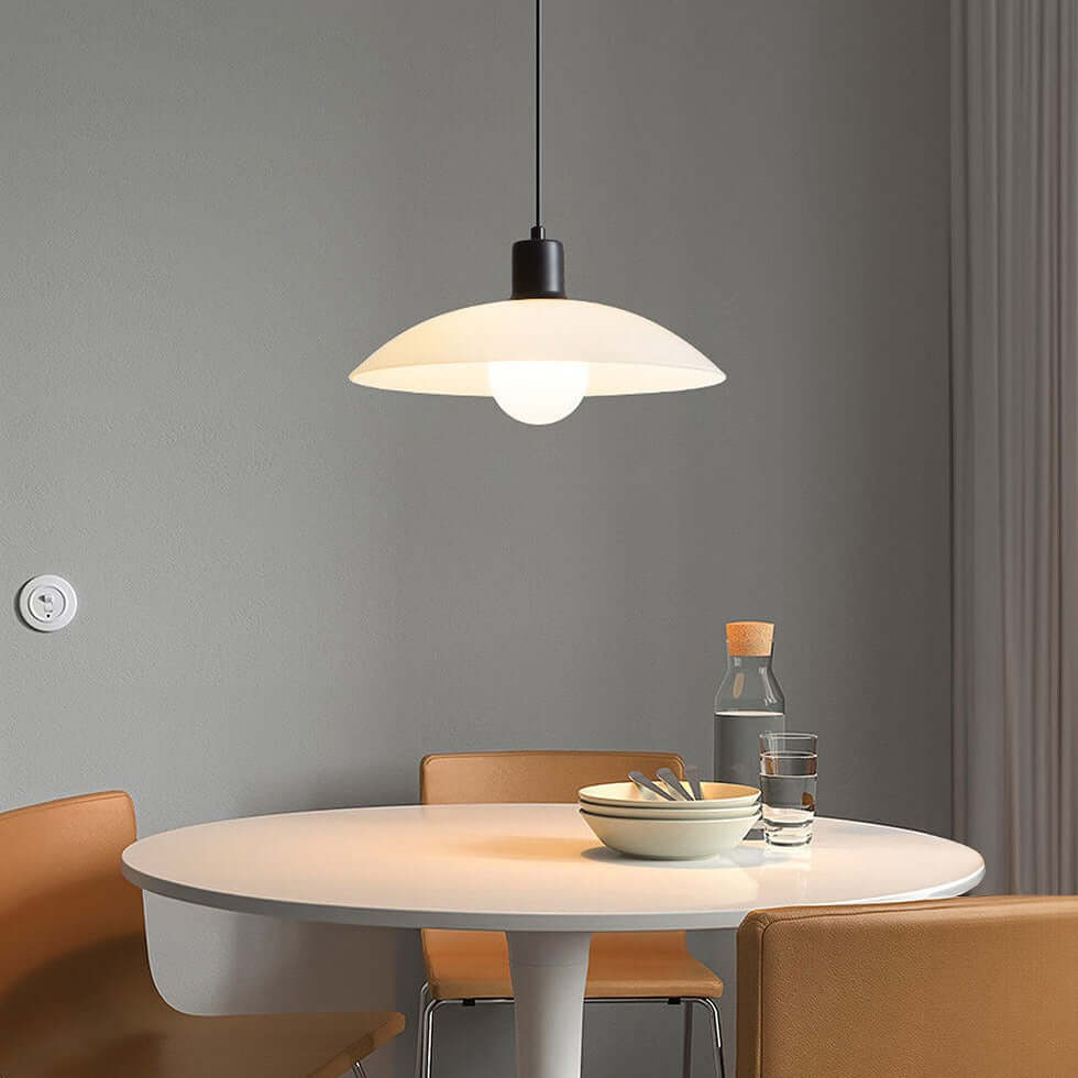 Minimalistisk Pendellampe i Hvidglas