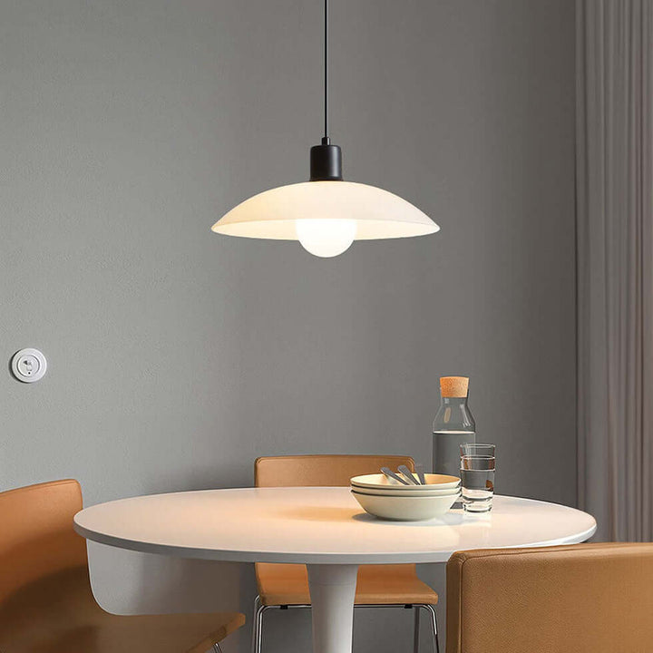 Minimalistisk Pendellampe i Hvidglas