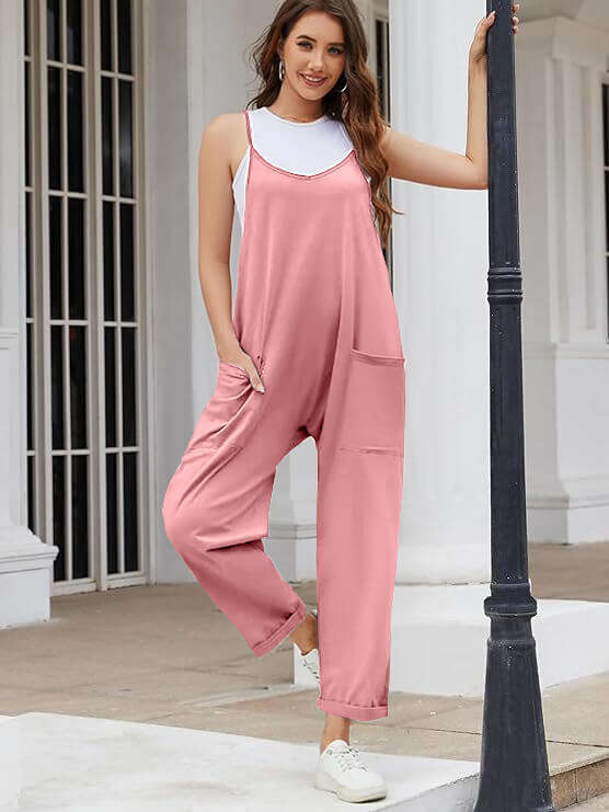 Kvinders mode jumpsuit med elastisk talje, der passer til alle kropstyper.