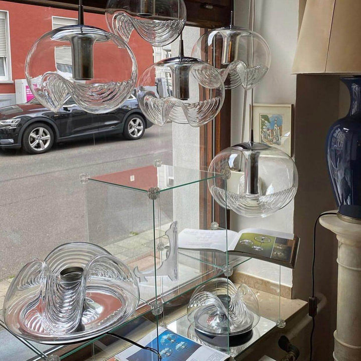 Moderne bølget pendellampe i glas