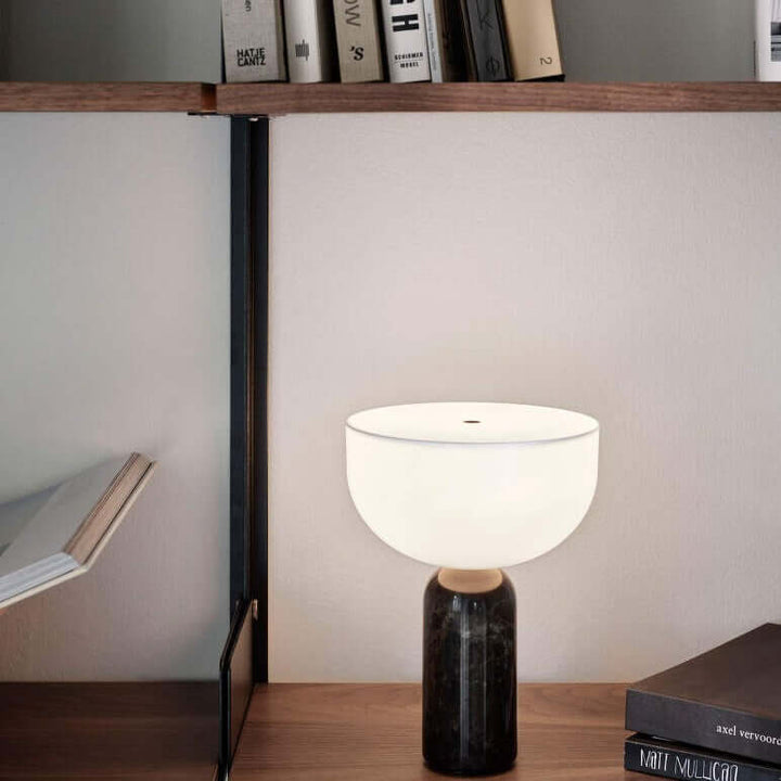 Elegant Marmor Bordlampe til Boligen