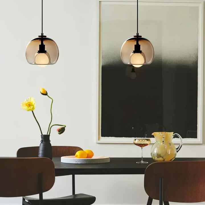 Moderne pendellampe i metal og glas